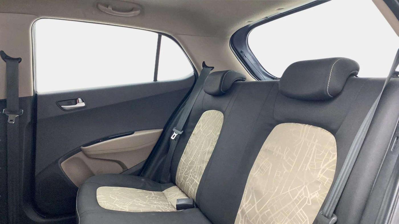 2014 Hyundai Grand i10 ASTA AT 1.2 KAPPA VTVT, Petrol, Automatic, 25,698 km, Right Side Rear Door Cabin