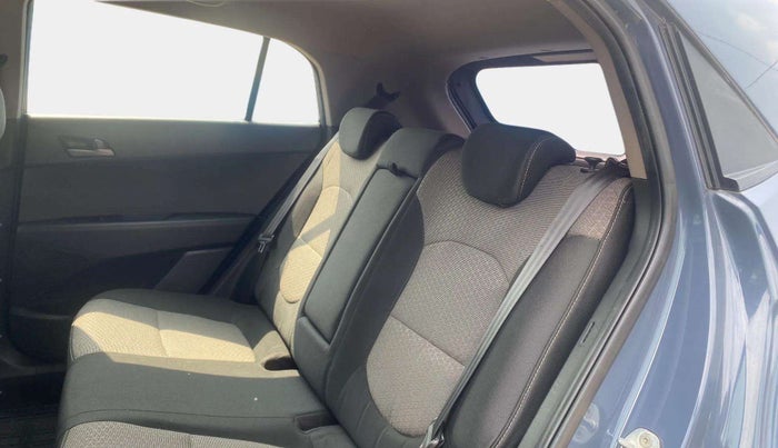 2017 Hyundai Creta SX PLUS 1.6 PETROL, Petrol, Manual, 78,241 km, Right Side Rear Door Cabin