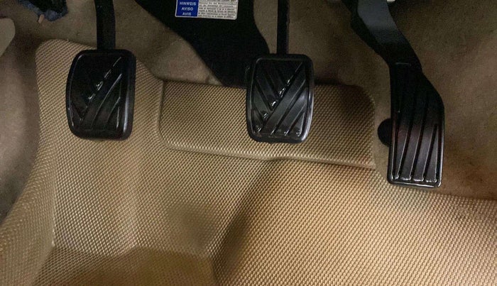 2018 Maruti Ciaz ALPHA 1.4 PETROL, Petrol, Manual, 77,985 km, Pedals