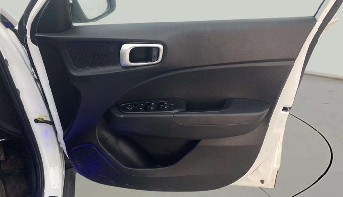 2020 Hyundai VENUE S 1.2, Petrol, Manual, 7,720 km, Driver Side Door Panels Control