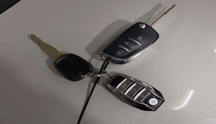 2021 Maruti New Wagon-R LXI CNG (O) 1.0, CNG, Manual, 66,682 km, Key Close Up
