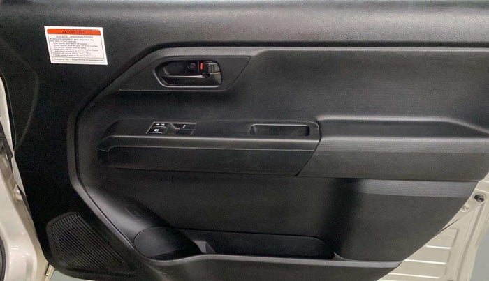 2021 Maruti New Wagon-R LXI CNG (O) 1.0, CNG, Manual, 66,682 km, Driver Side Door Panels Control