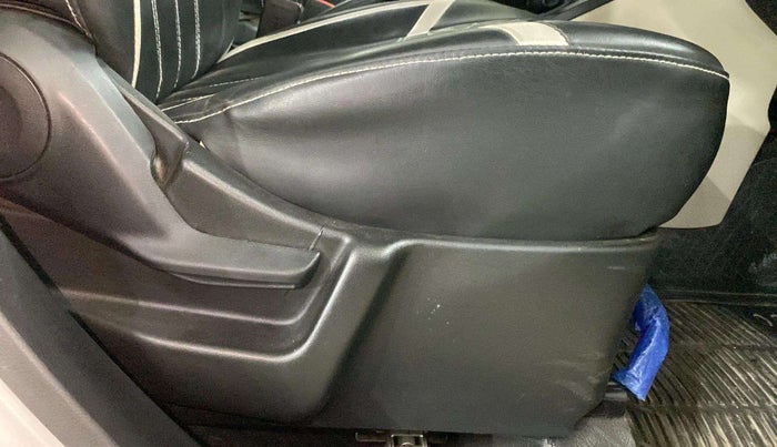 2021 Maruti New Wagon-R LXI CNG (O) 1.0, CNG, Manual, 66,682 km, Driver Side Adjustment Panel