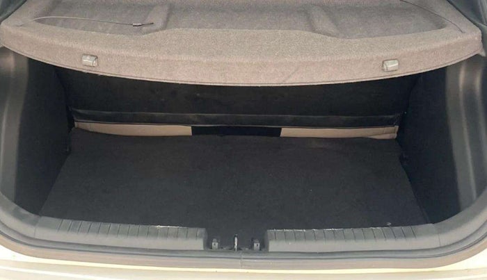 2018 Hyundai Elite i20 ASTA 1.2  CVT, Petrol, Automatic, 44,800 km, Boot Inside