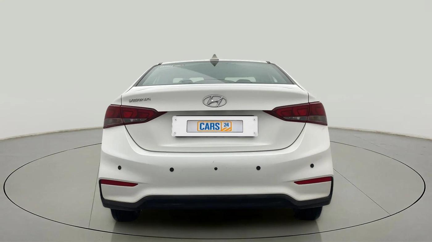 2018 Hyundai Verna 1.4 E PETROL, Petrol, Manual, 28,792 km, Back/Rear