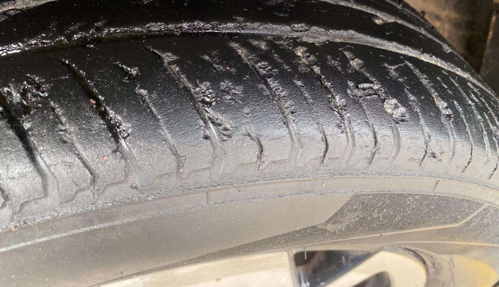 2022 Nissan MAGNITE XV TURBO CVT, Petrol, Automatic, 20,204 km, Left front tyre - Minor crack