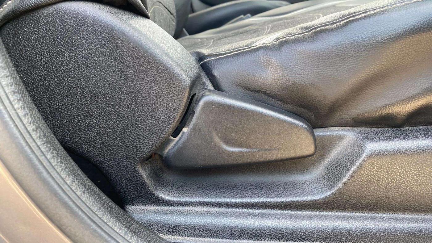 2018 Renault Kwid CLIMBER 1.0, Petrol, Manual, 62,340 km, Driver Side Adjustment Panel