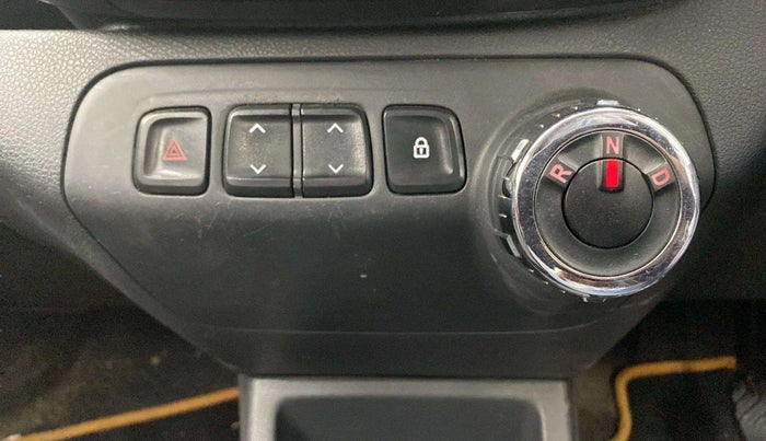 2016 Renault Kwid RXT 1.0 AMT, Petrol, Automatic, 40,749 km, Gear Lever