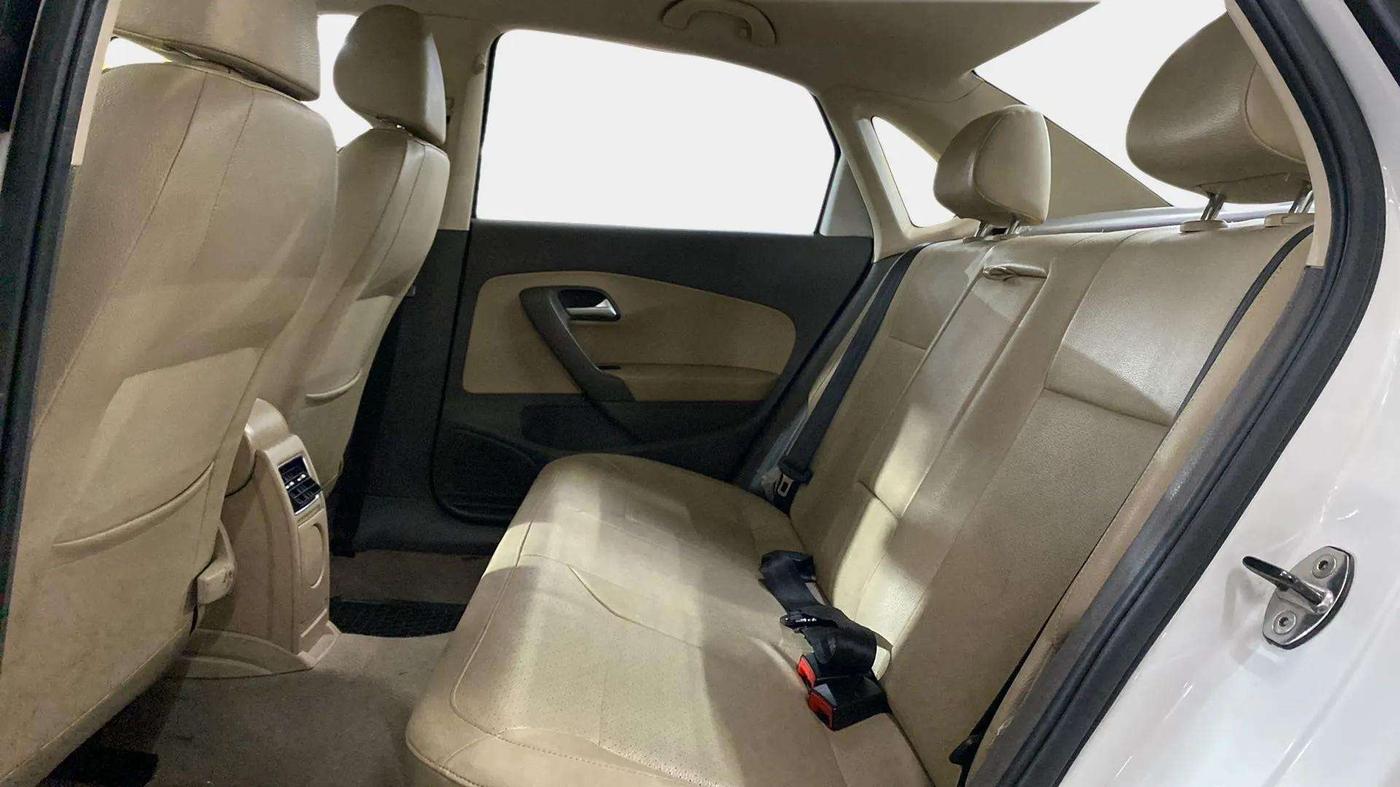 2017 Volkswagen Vento HIGHLINE PETROL AT, Petrol, Automatic, 65,025 km, Right Side Rear Door Cabin