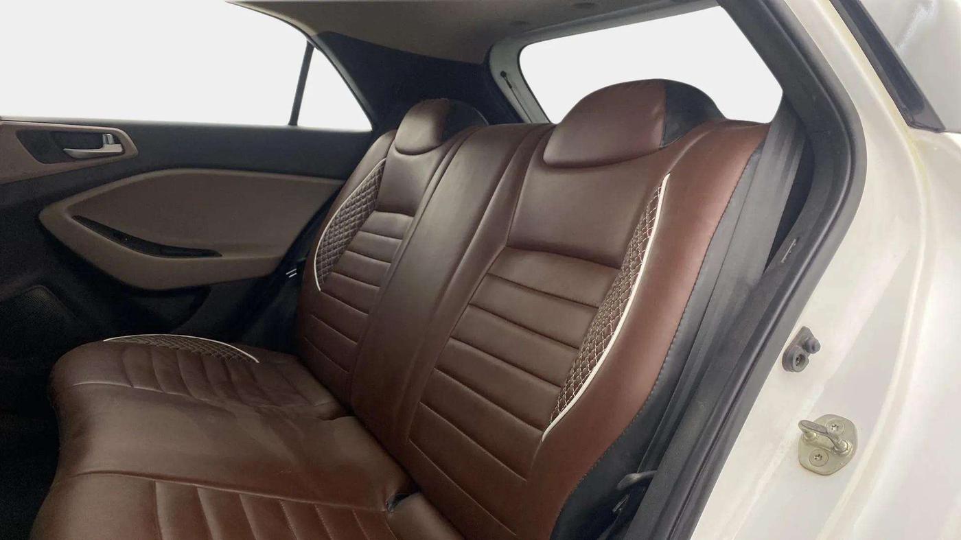 2020 Hyundai Elite i20 SPORTZ PLUS 1.2, Petrol, Manual, 59,997 km, Right Side Rear Door Cabin