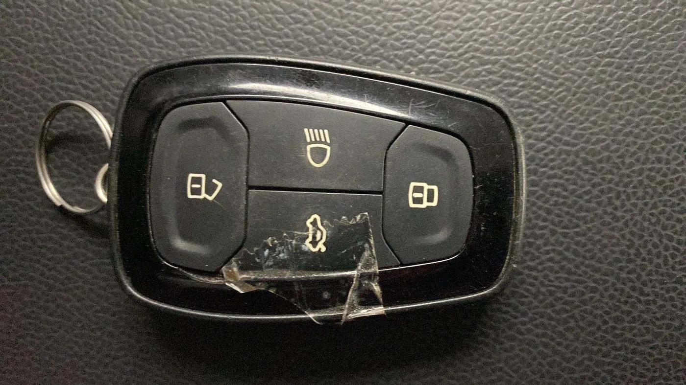 2021 Tata ALTROZ XZ PETROL, Petrol, Manual, 23,694 km, Key Close Up