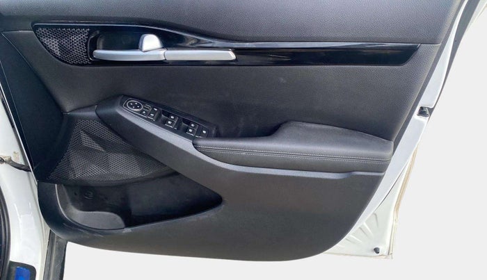 2021 KIA SELTOS HTX ANNIVERSARY EDITION 1.5 PETROL, Petrol, Manual, 26,344 km, Driver Side Door Panels Control