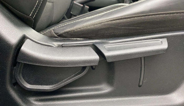 2019 Hyundai VENUE SX 1.0 (O) TURBO, Petrol, Manual, 62,468 km, Driver Side Adjustment Panel