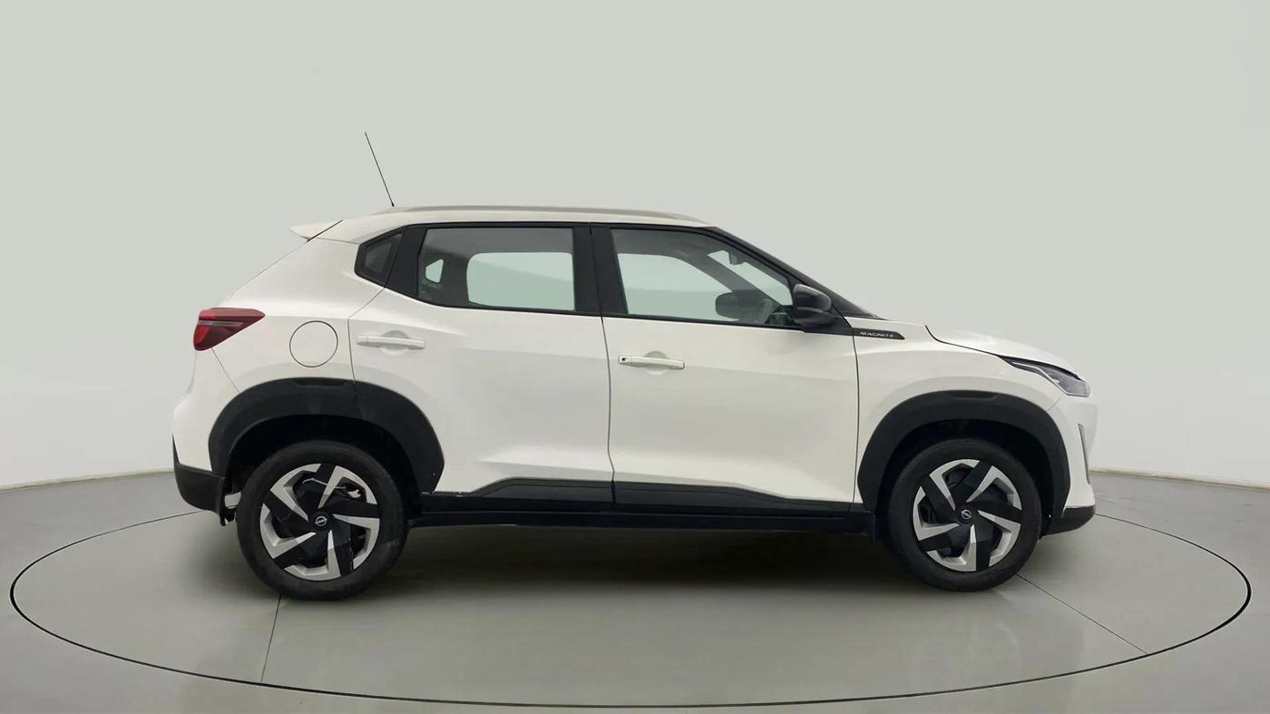 2022 Nissan MAGNITE XL, Petrol, Manual, 34,455 km, Right Side View