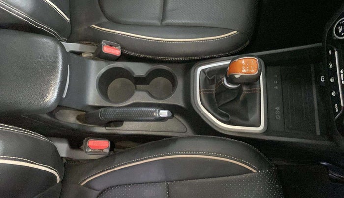 2018 Hyundai Creta SX 1.6 PETROL DUAL TONE, Petrol, Manual, 53,239 km, Gear Lever