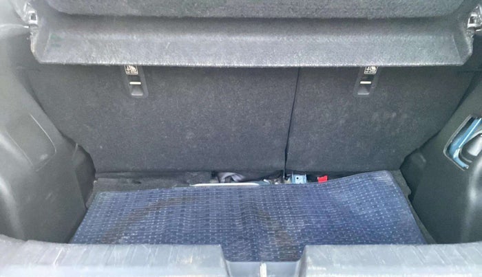 2018 Maruti Baleno ALPHA PETROL 1.2, Petrol, Manual, 56,498 km, Dicky (Boot door) - Tool missing