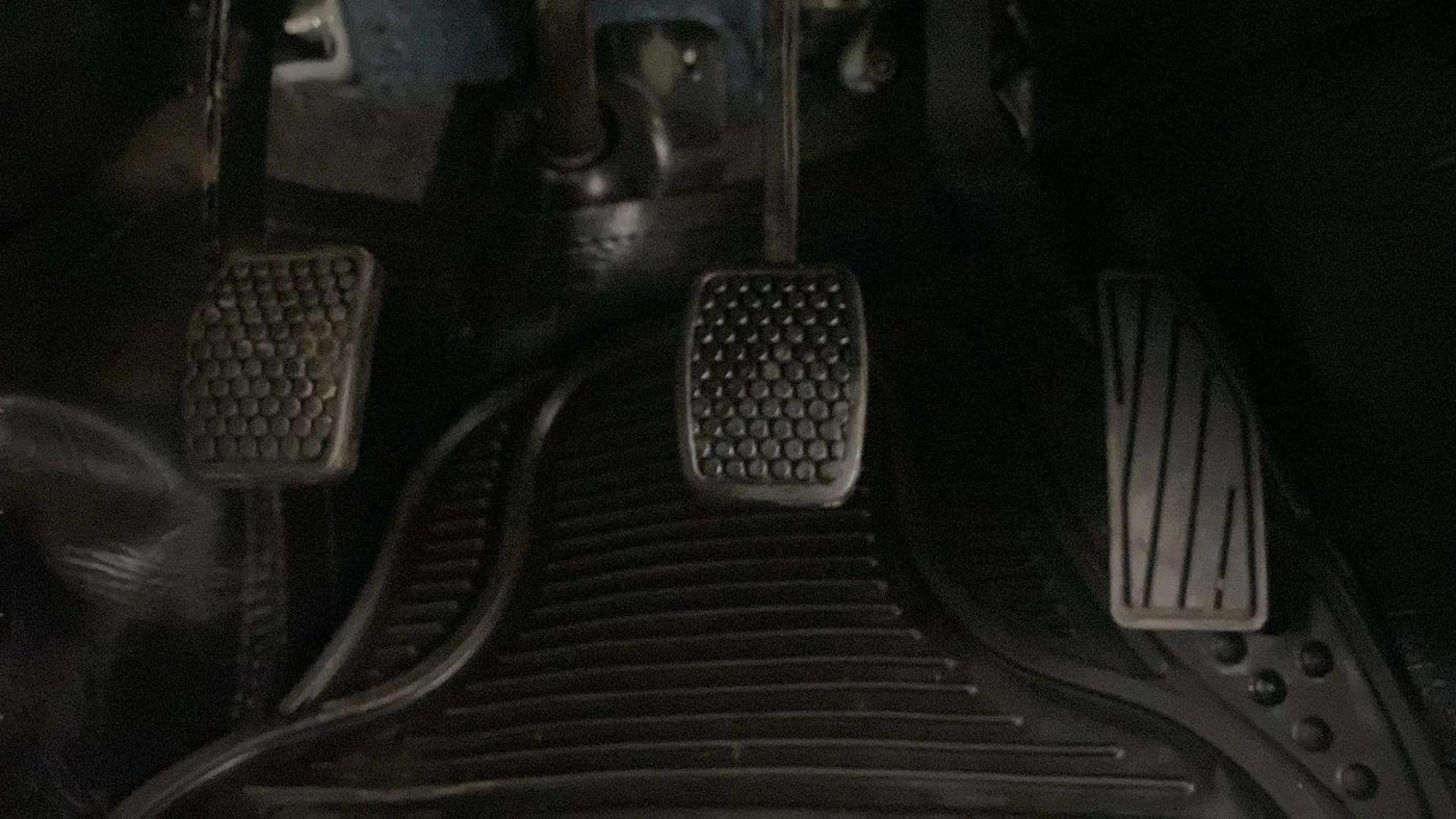 2019 Maruti Alto LXI, Petrol, Manual, 16,439 km, Pedals