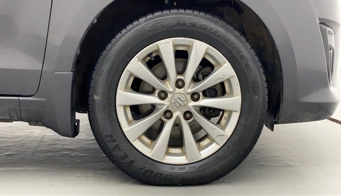 2014 Maruti Ertiga ZDI, Diesel, Manual, 1,36,879 km, Right Front Tyre