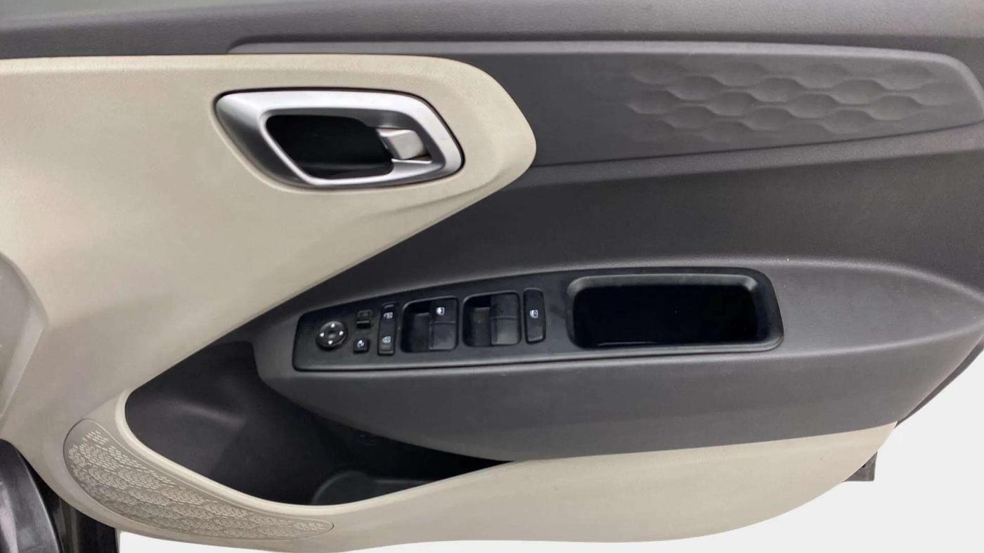 2020 Hyundai AURA SX PLUS 1.2 AMT, Petrol, Automatic, 57,728 km, Driver Side Door Panels Control