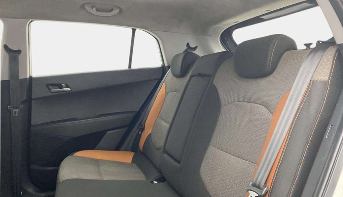 2018 Hyundai Creta SX PLUS 1.6 PETROL DUAL TONE, Petrol, Manual, 77,264 km, Right Side Rear Door Cabin