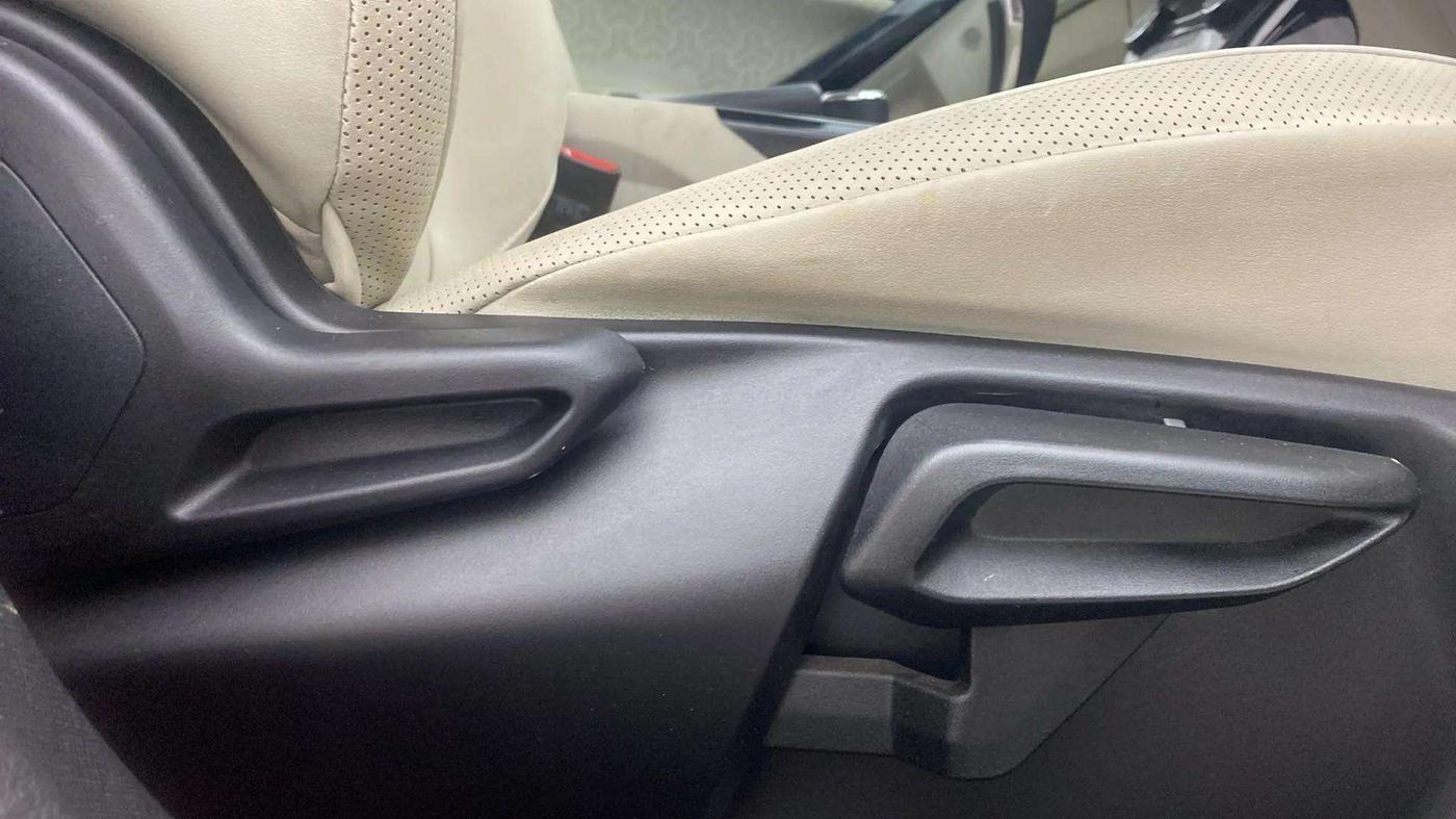 2022 Tata NEXON XZA PLUS (L), Petrol, Automatic, 8,711 km, Driver Side Adjustment Panel