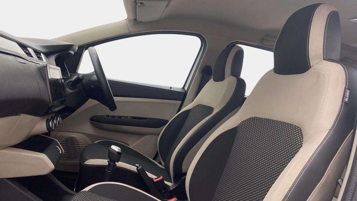 2019 Renault TRIBER RXZ, Petrol, Manual, 23,210 km, Right Side Front Door Cabin