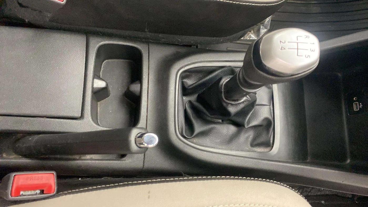 2019 Renault TRIBER RXZ, Petrol, Manual, 23,210 km, Gear Lever
