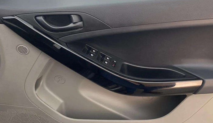 2018 Tata NEXON XM DIESEL, Diesel, Manual, 97,688 km, Driver Side Door Panels Control