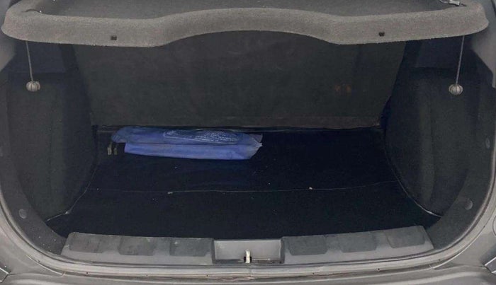 2018 Tata NEXON XM DIESEL, Diesel, Manual, 97,688 km, Boot Inside