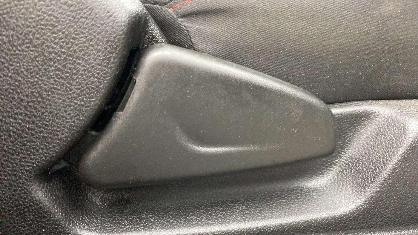 2020 Renault Kwid RXT 1.0 AMT, Petrol, Automatic, 26,781 km, Driver Side Adjustment Panel