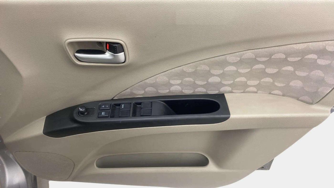 2016 Maruti Celerio ZXI AMT (O), Petrol, Automatic, 46,613 km, Driver Side Door Panels Control