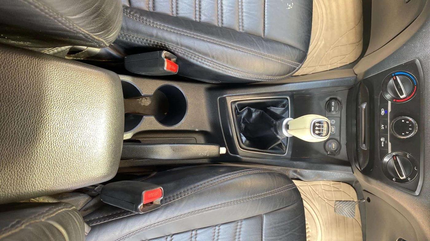 2019 Hyundai Elite i20 SPORTZ PLUS 1.2, Petrol, Manual, 59,146 km, Gear Lever