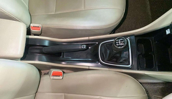 2018 Maruti Ciaz DELTA 1.5 SHVS MT PETROL, Petrol, Manual, 64,117 km, Gear Lever
