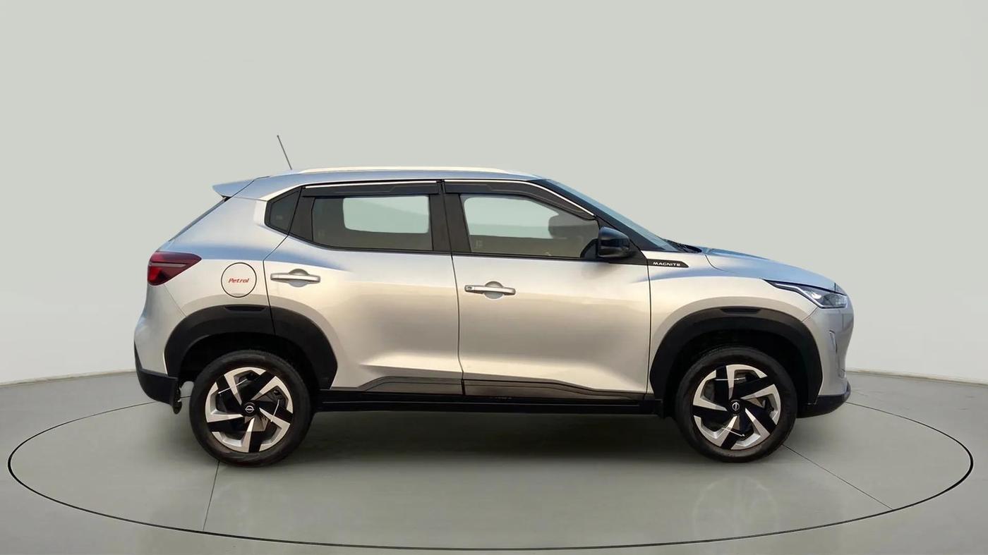 2021 Nissan MAGNITE XL, Petrol, Manual, 29,720 km, Right Side View