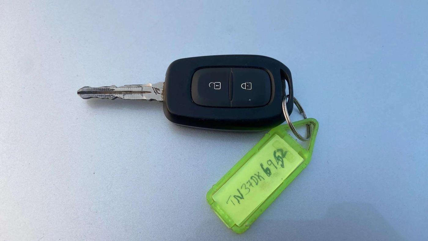 2021 Nissan MAGNITE XL, Petrol, Manual, 29,720 km, Key Close Up