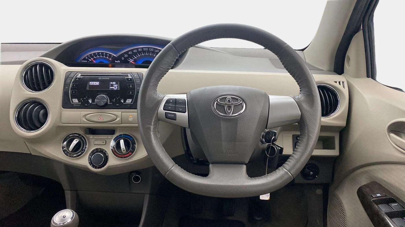 2015 Toyota Etios VX, Petrol, Manual, 4,703 km, Steering Wheel Close Up