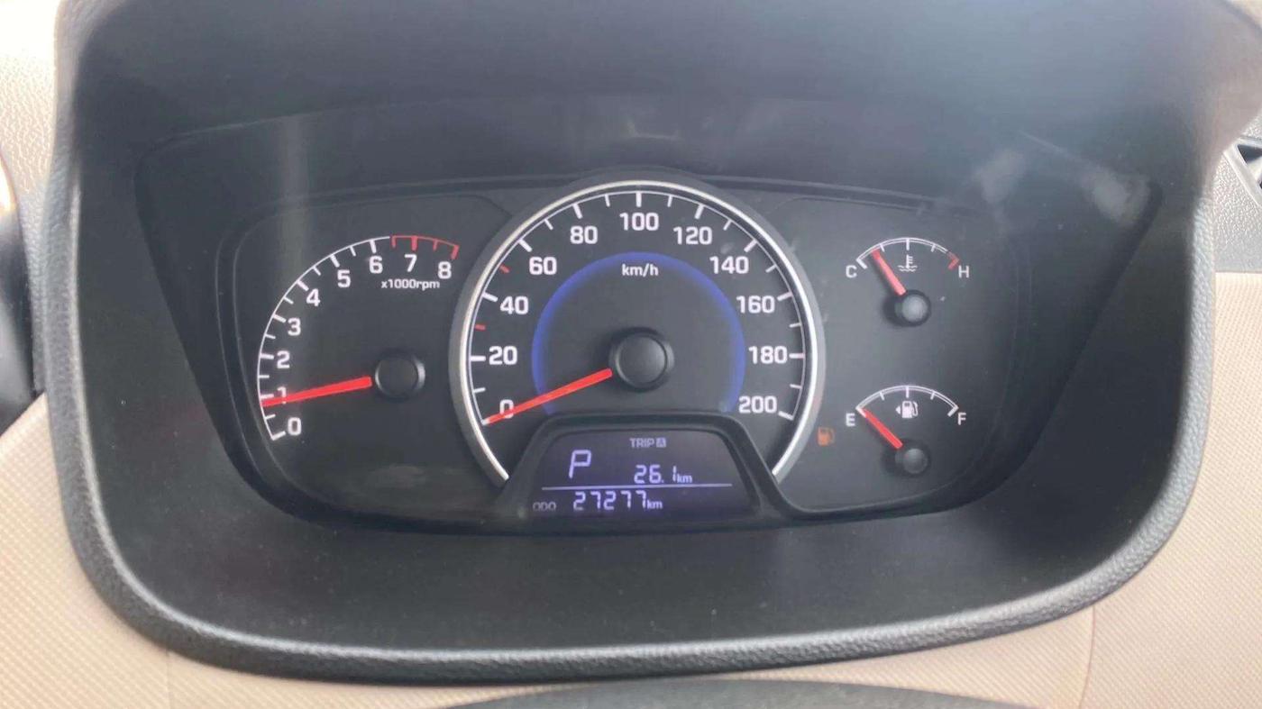 2016 Hyundai Grand i10 MAGNA AT 1.2 KAPPA VTVT, Petrol, Automatic, 27,249 km, Odometer Image