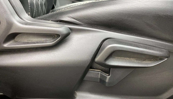 2020 Tata Tiago XZA PLUS PETROL, Petrol, Automatic, 60,772 km, Driver Side Adjustment Panel