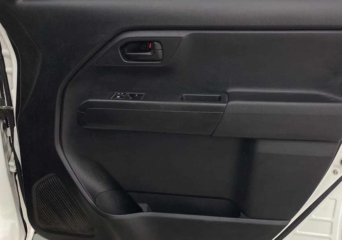 2022 Maruti New Wagon-R LXI 1.0, Petrol, Manual, 42,239 km, Driver Side Door Panels Control