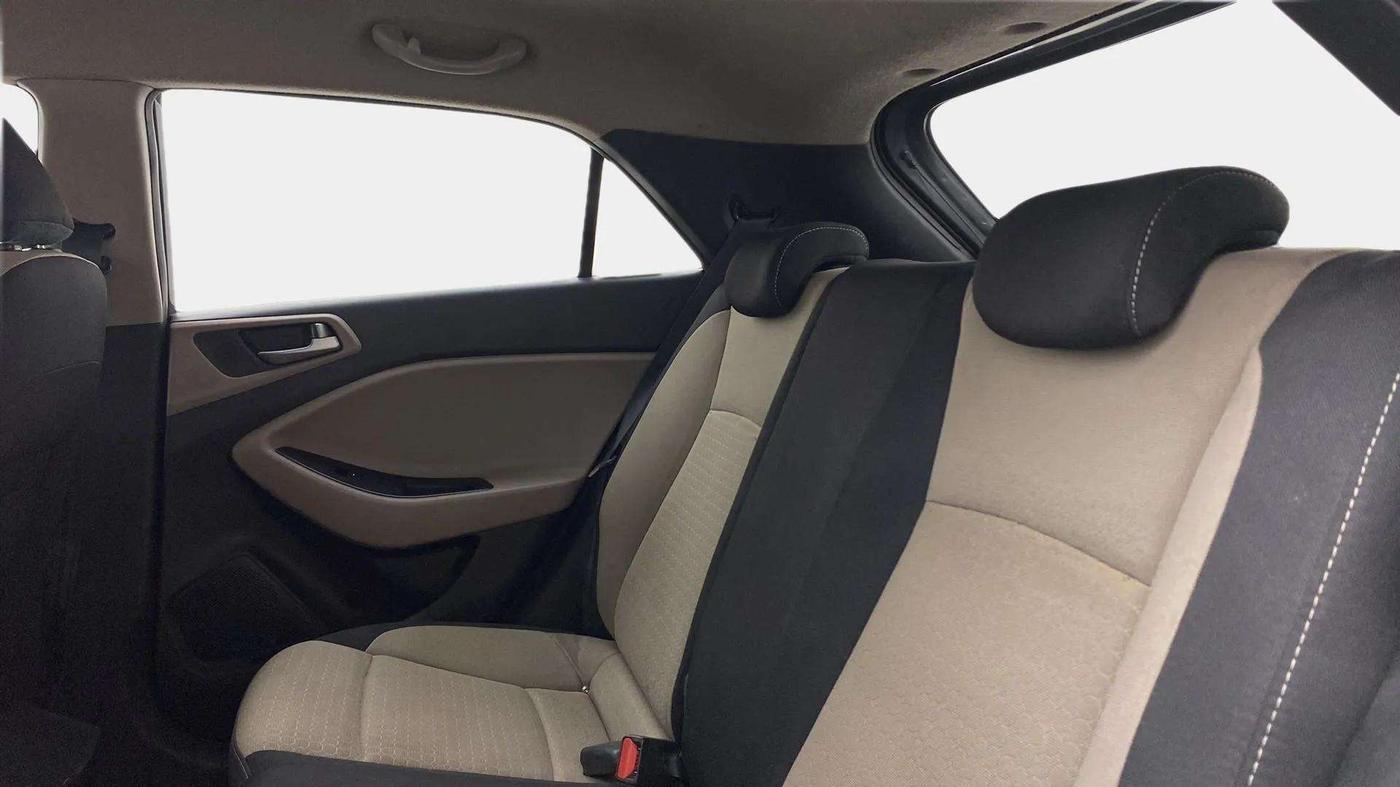 2015 Hyundai Elite i20 ASTA 1.2, Petrol, Manual, 77,269 km, Right Side Rear Door Cabin