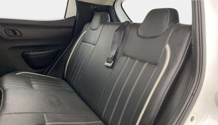2022 Renault Kwid RXT 1.0 AMT (O), Petrol, Automatic, 18,804 km, Right Side Rear Door Cabin