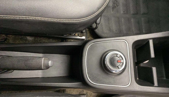 2022 Renault Kwid RXT 1.0 AMT (O), Petrol, Automatic, 18,804 km, Gear Lever