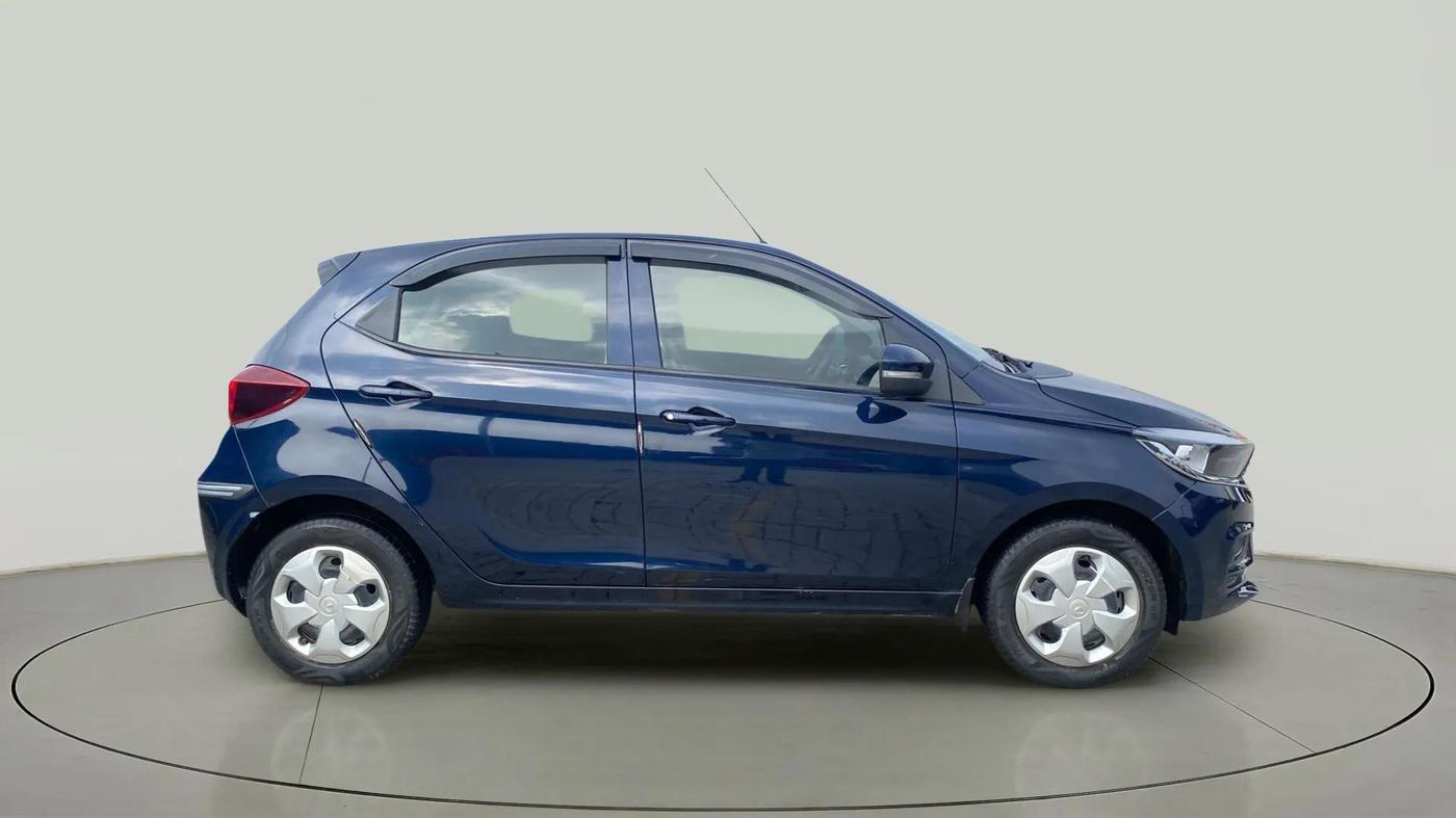 2021 Tata Tiago XT (O) PETROL, Petrol, Manual, 24,382 km, Right Side