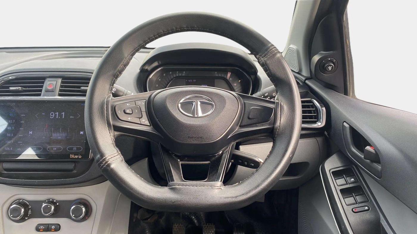 2021 Tata Tiago XT (O) PETROL, Petrol, Manual, 24,382 km, Steering Wheel Close Up