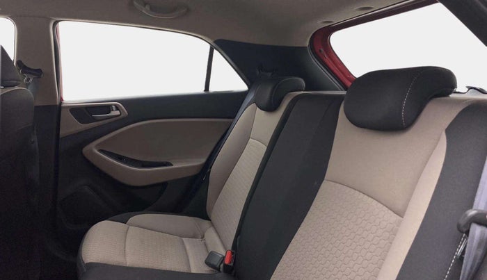 2016 Hyundai Elite i20 ASTA 1.2, Petrol, Manual, 74,851 km, Right Side Rear Door Cabin