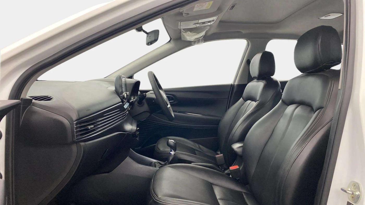 2023 Hyundai NEW I20 ASTA (O) 1.2 MT, Petrol, Manual, 27,269 km, Right Side Front Door Cabin