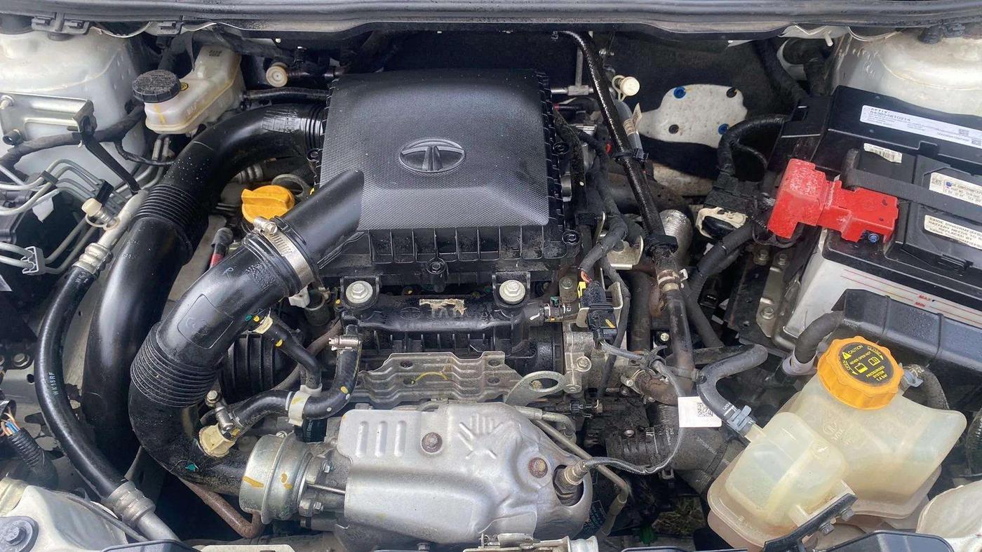 2023 Tata NEXON XZ PLUS LUXURY SUNROOF PETROL, Petrol, Manual, 7,207 km, Open Bonet