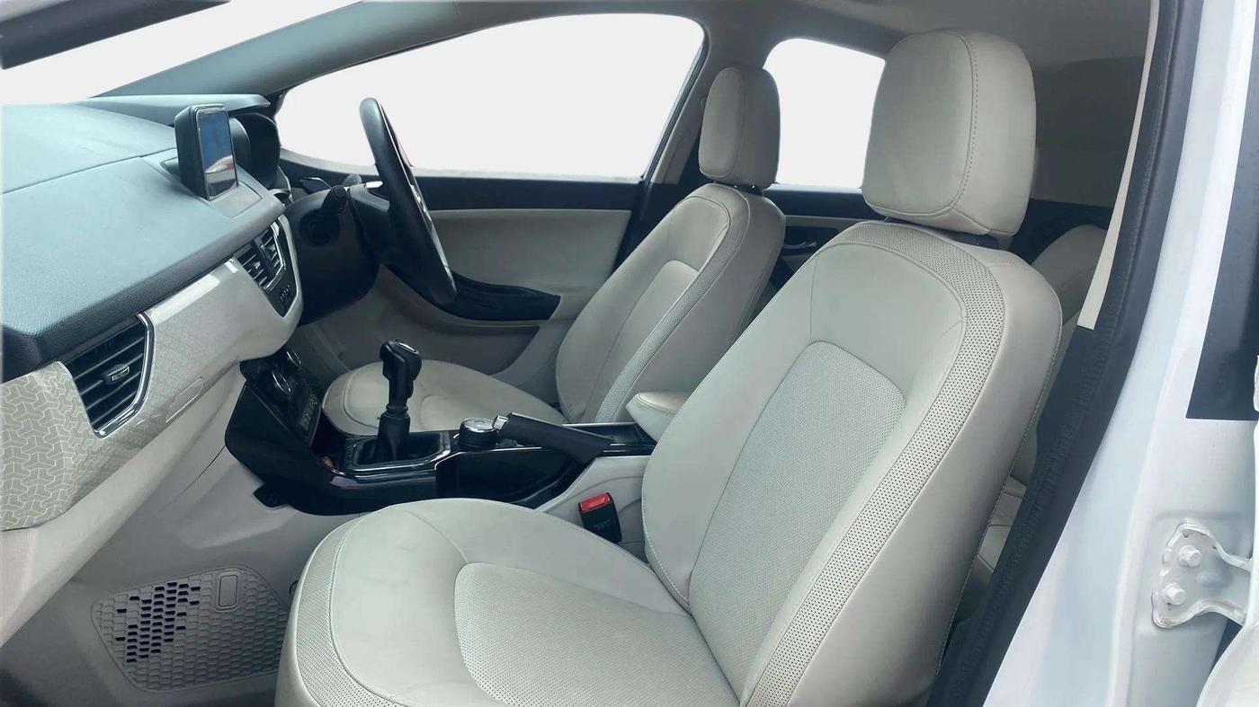 2023 Tata NEXON XZ PLUS LUXURY SUNROOF PETROL, Petrol, Manual, 7,207 km, Right Side Front Door Cabin