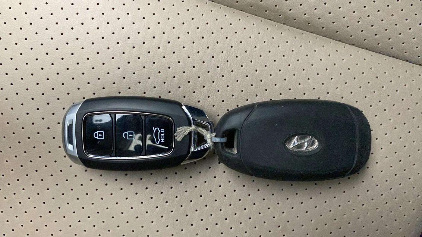 2018 Hyundai Verna 1.6 VTVT SX O, Petrol, Manual, 67,313 km, Key Close Up