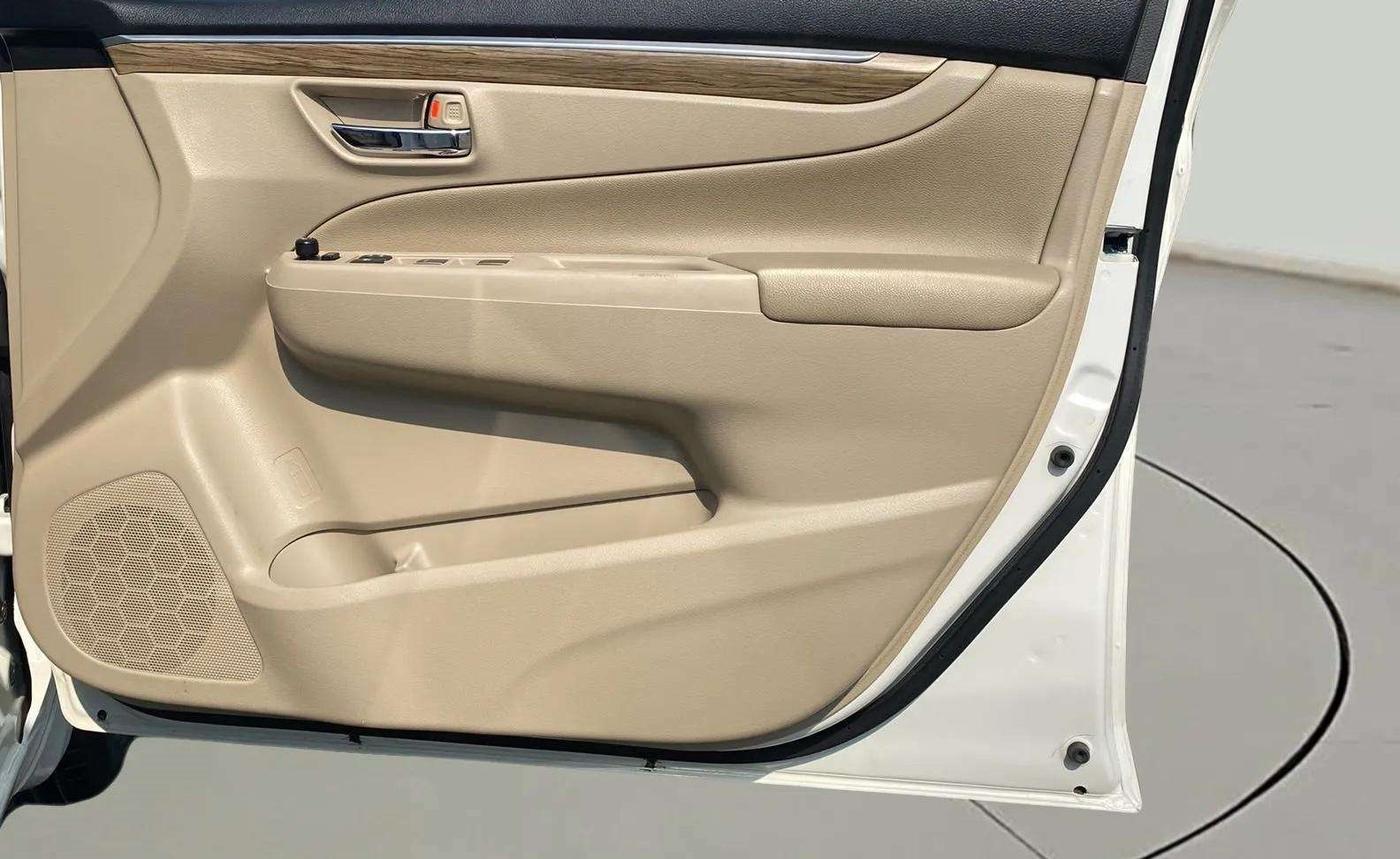 2024 Maruti Ciaz ALPHA  AT 1.5 SHVS PETROL, Petrol, Automatic, 6,827 km, Driver Side Door Panels Control